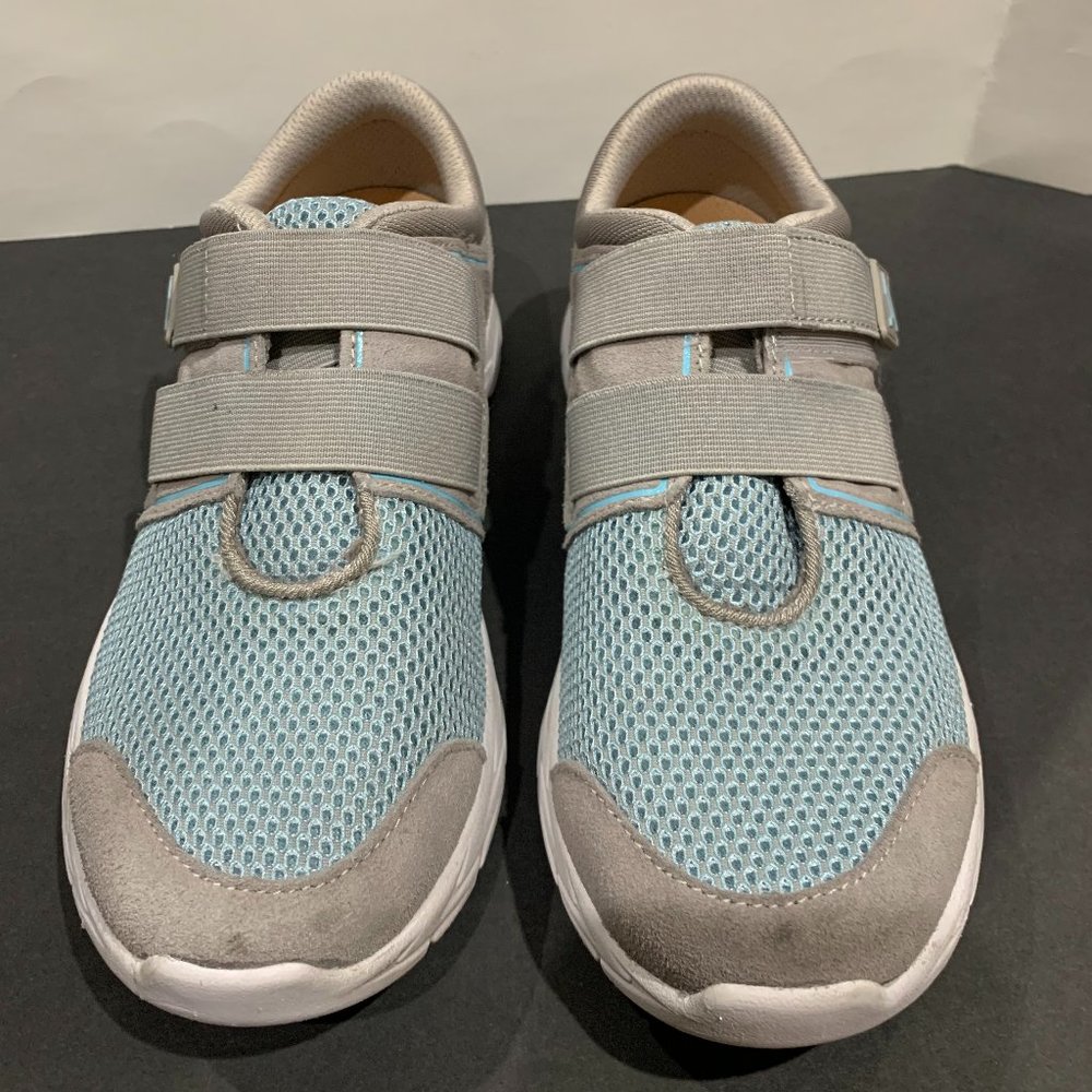 VIONIC WOMEN'S BRISK EMA SLIP ON LESIRE SIZE 5